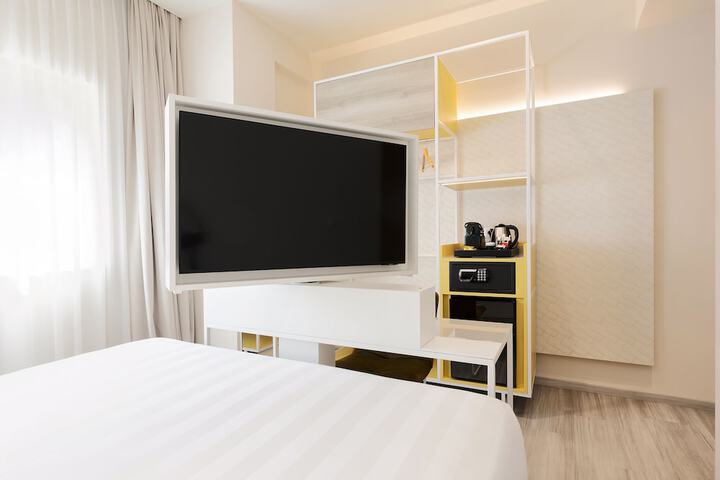 Room 19 of 47