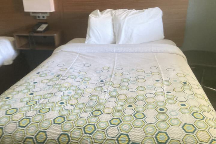 Room 9 of 20