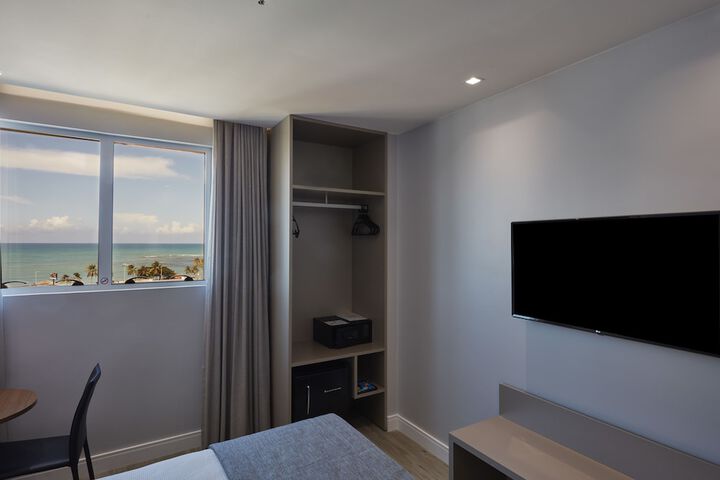 Room 25 of 53