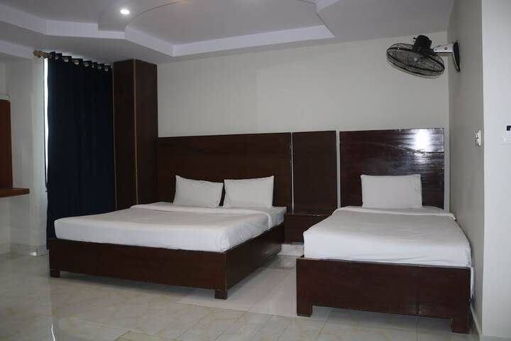 Room 5 of 14