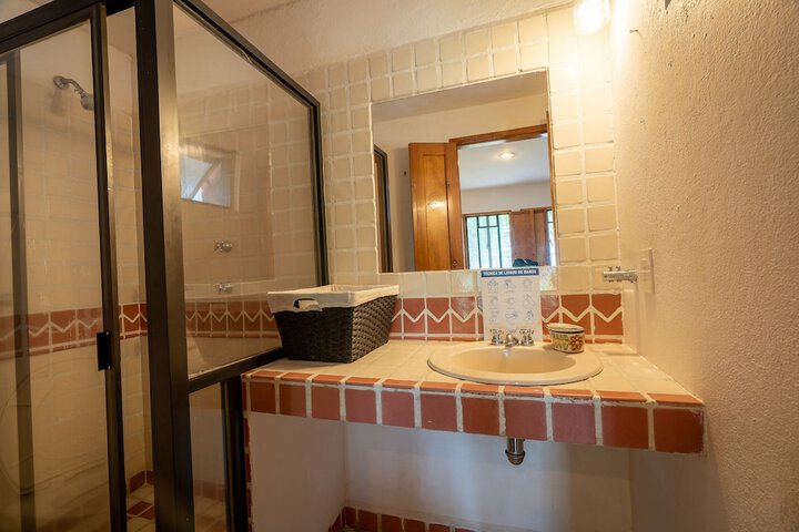 Room 17 of 27