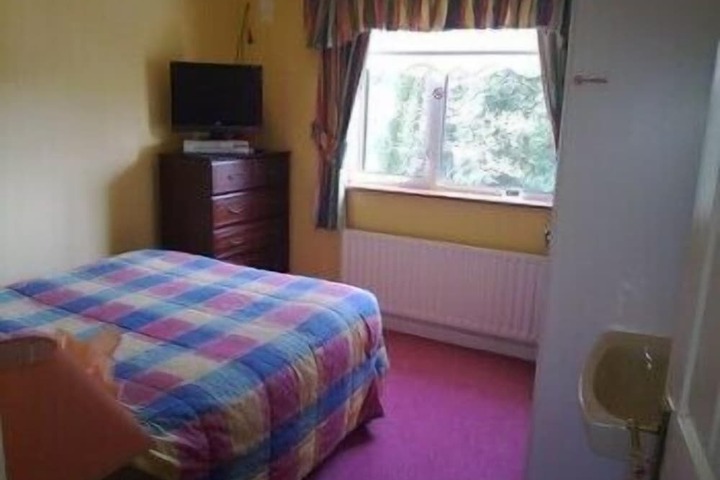 Room 18 of 28