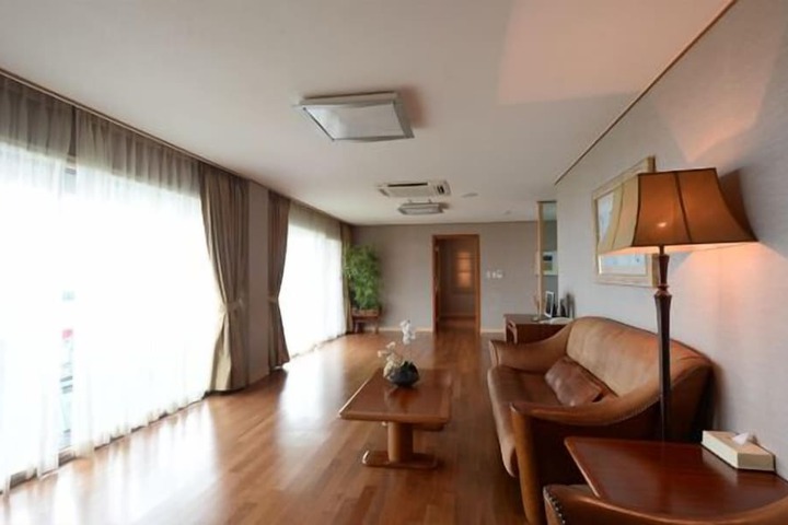 Room 18 of 49