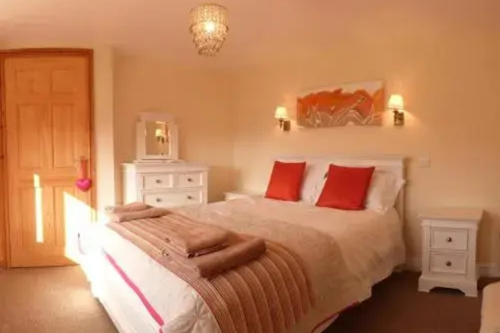 Room 5 of 15