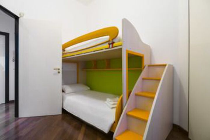 Room 25 of 53