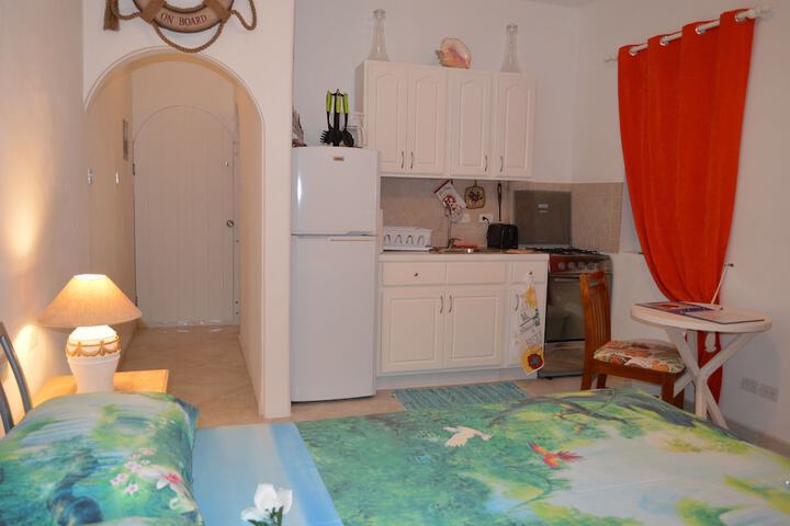 Room 2 of 38