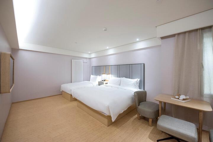 Exterior of Ji Hotel (Beijing Bai Yun Guan)