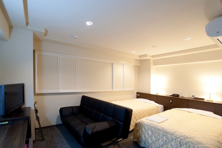 Room 11 of 31