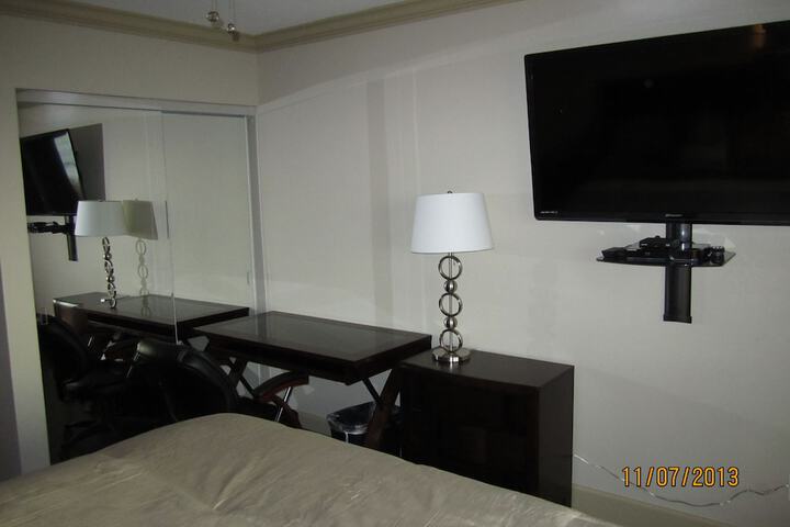 Room 16 of 210