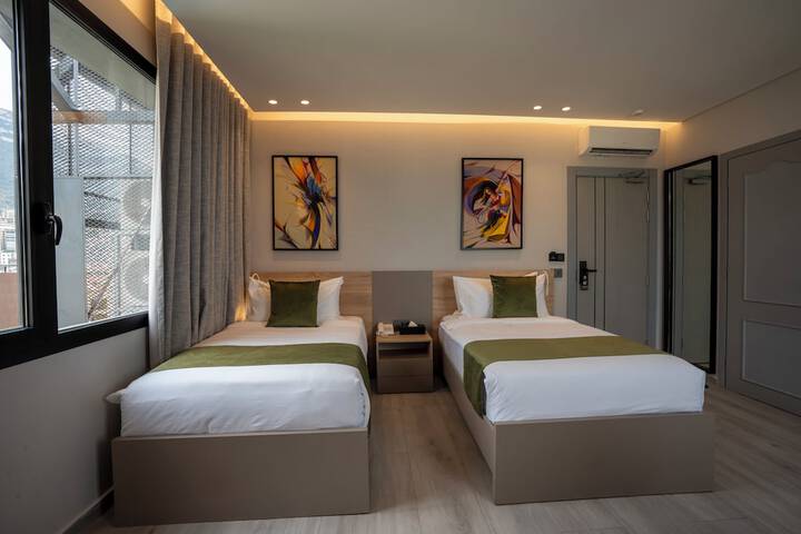 Room 8 of 38