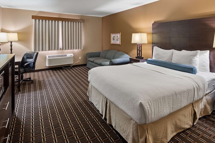 2 Queen Beds Microwave and Refrigerator WiFi Continental Breakfast (7 of 13)