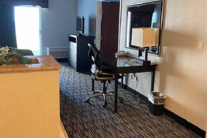 Room 16 of 46