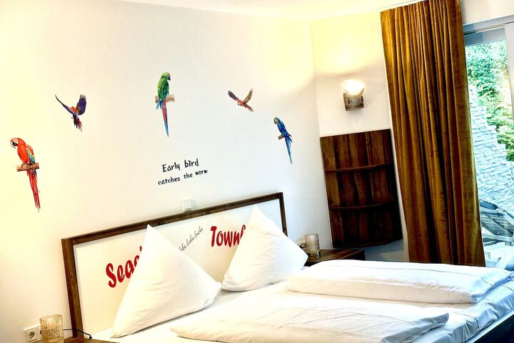 Room 52 of 239