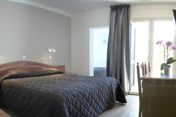 Room 6 of 48