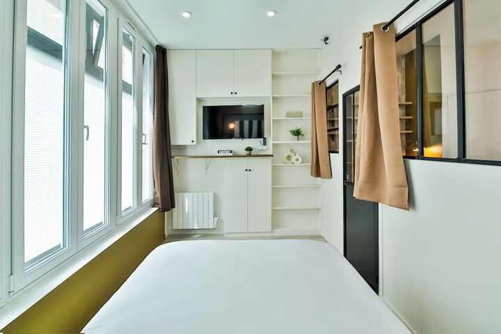 Room 5 of 270