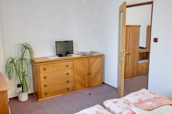 Room 9 of 45