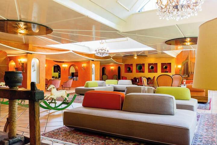 Hotel Lobby