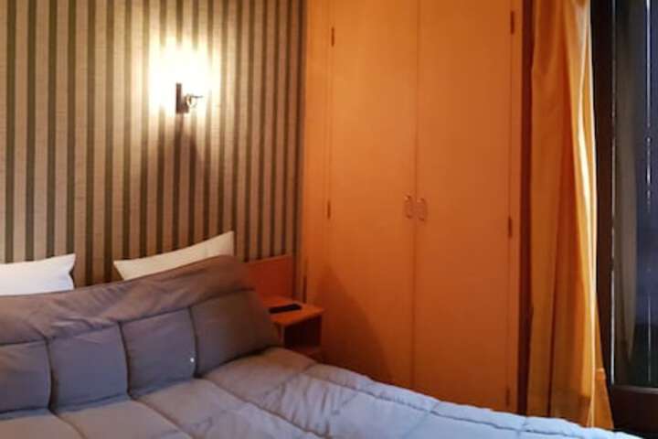 Room 22 of 80