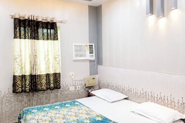 Room 4 of 14