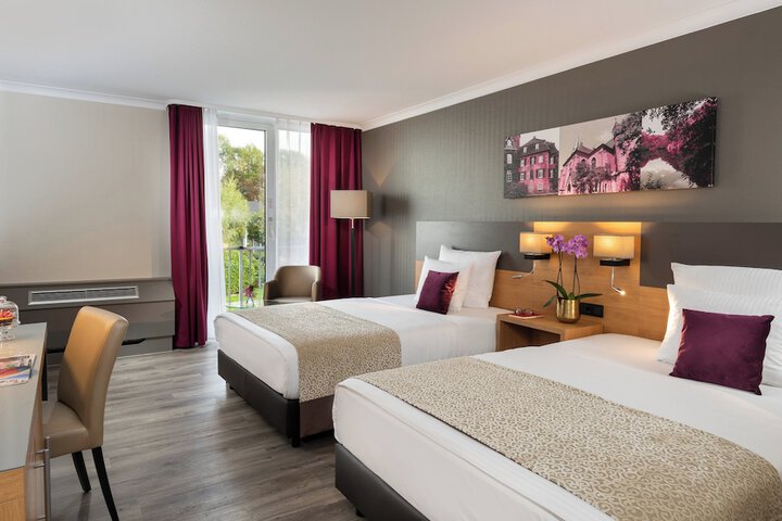 Room 12 of 70