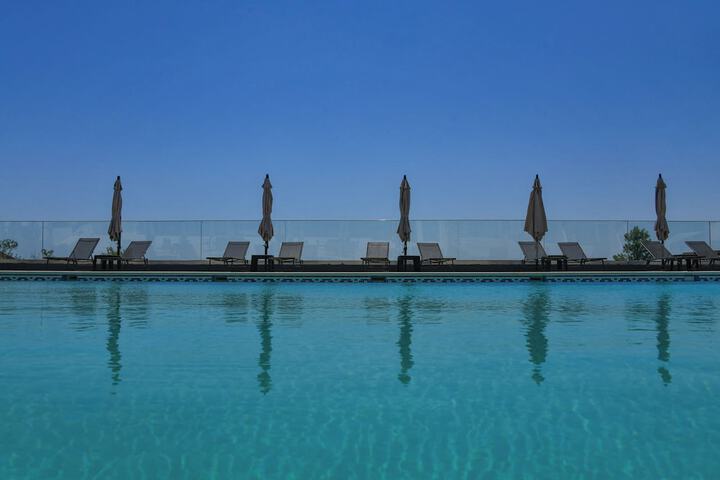 Pool 17 of 27