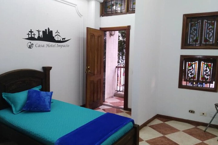 Room 13 of 39