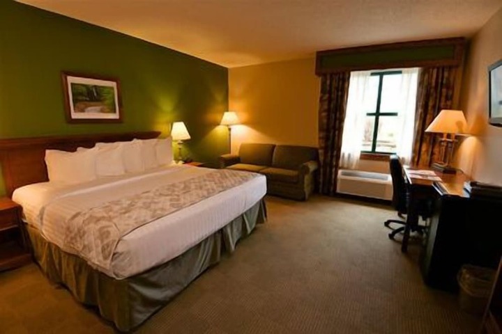 Room 3 of 38