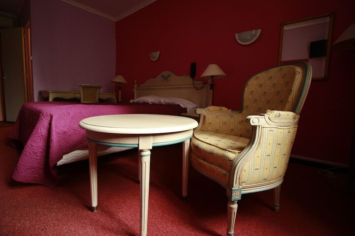 Room 19 of 40