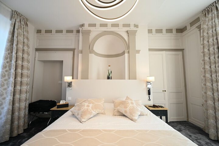 Room 22 of 137