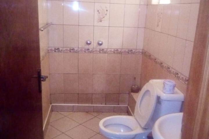 Room 9 of 12