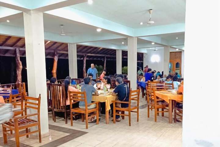 Dining 22 of 44