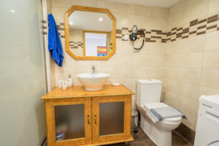 Room 3 of 18