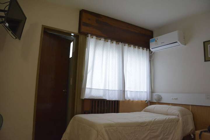 Room 10 of 40
