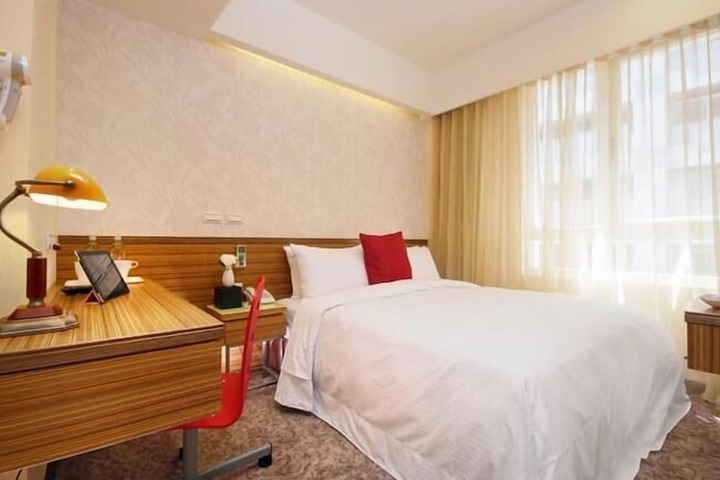 Room 14 of 35