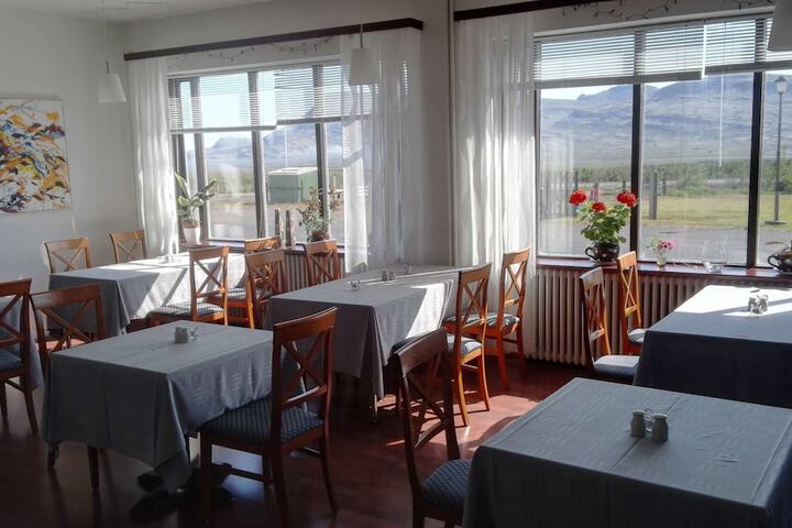 Dining 42 of 60