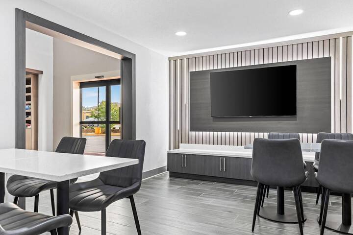 Breakfast/Coffee Service 27 of 31