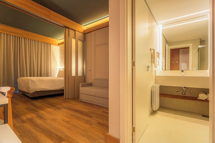 Room 8 of 47
