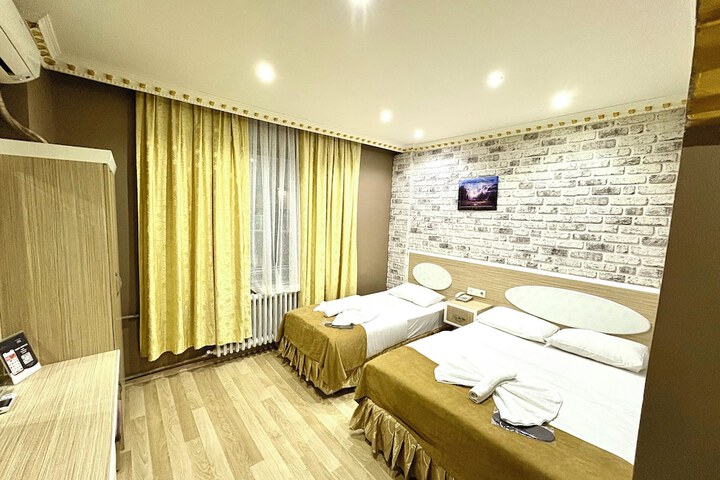 Room 37 of 61