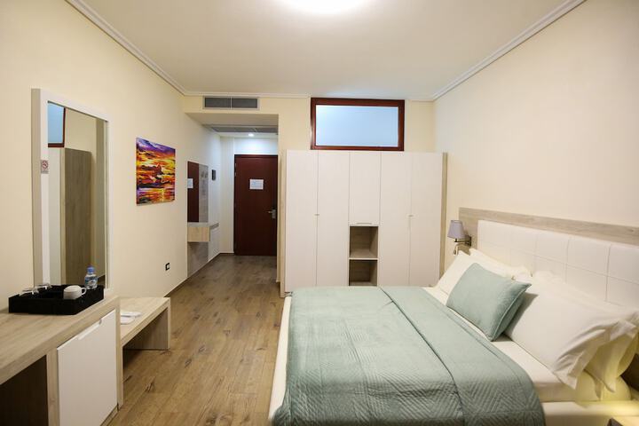 Room 5 of 43