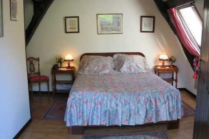 Room 2 of 36