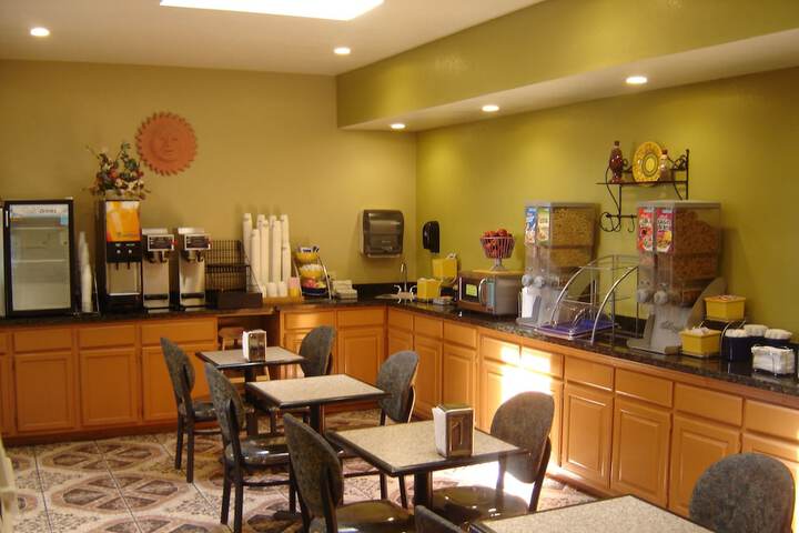 Breakfast/Coffee Service 53 of 60