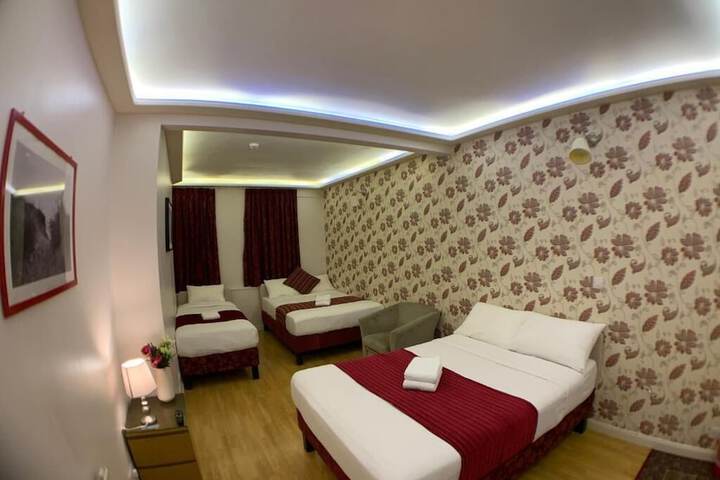 Room 17 of 26