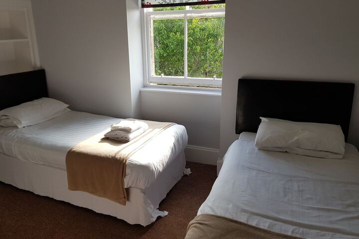 Room 9 of 50