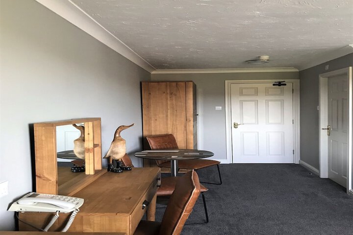 Room 17 of 50