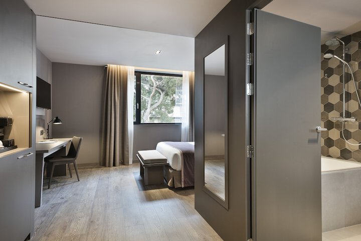 Room 26 of 39