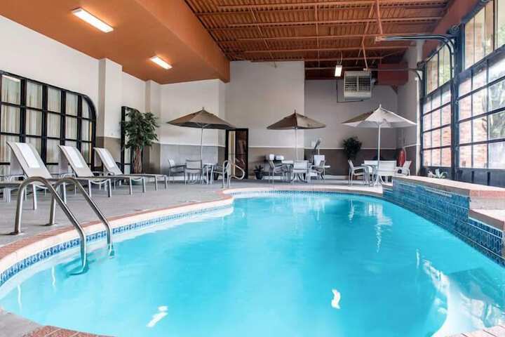Indoor/outdoor pool
