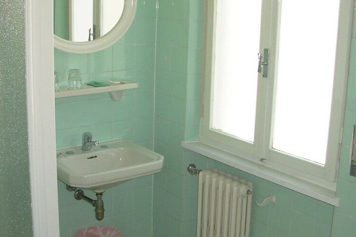 Room 8 of 23