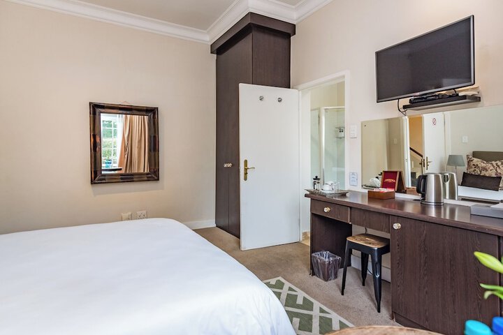 Room 8 of 51