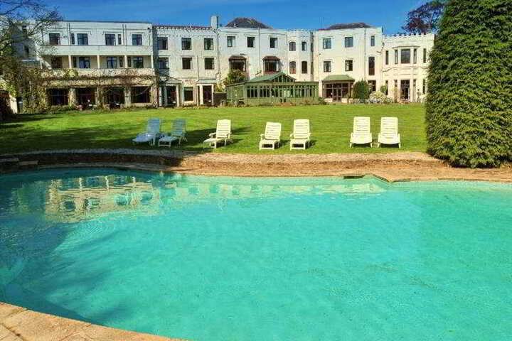 LYNDHURST PARK HOTEL