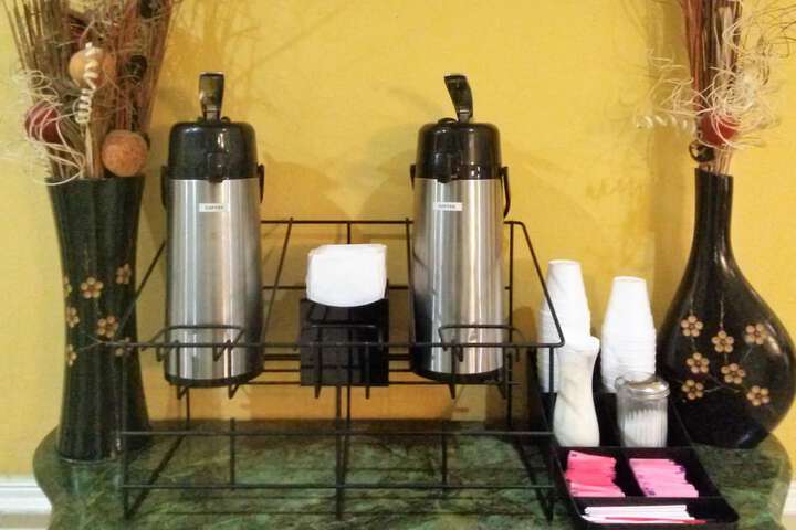 Breakfast/Coffee Service 33 of 40